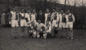 1944&nbsp;– jedny z&nbsp;prvních fotek týmu. Focena na&nbsp;bývalém hřišti, kde je dnes ludkovická přehrada