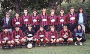 Fotbalový tým z&nbsp;90. let
